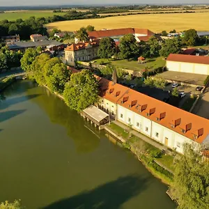 Certousy Hotel