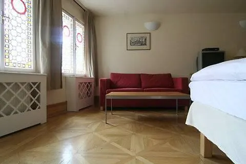 Mostecka 12 Residence Praga Hotel