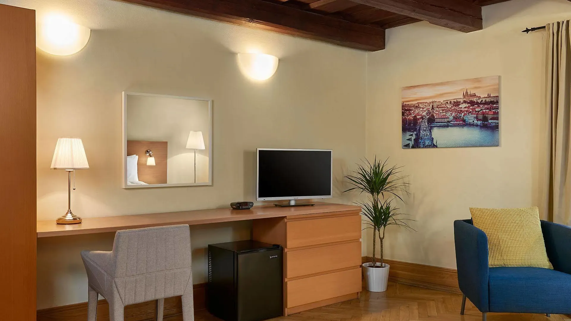 Mostecka 12 Residence Praga 3*,  Czechy