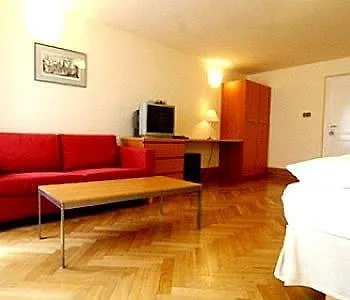 Mostecka 12 Residence Prag Otel